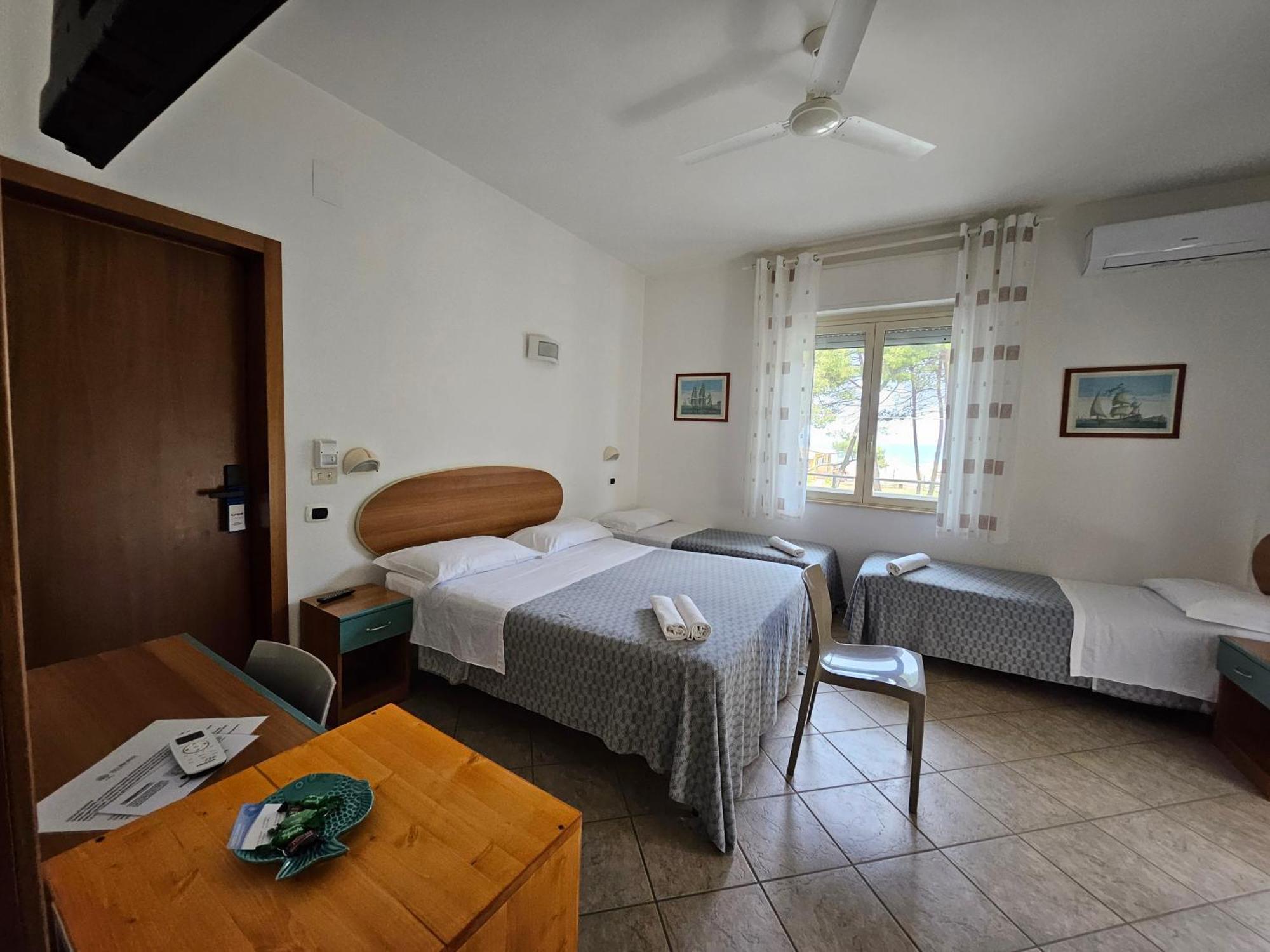 Hotel Cerrano Silvi Marina Esterno foto