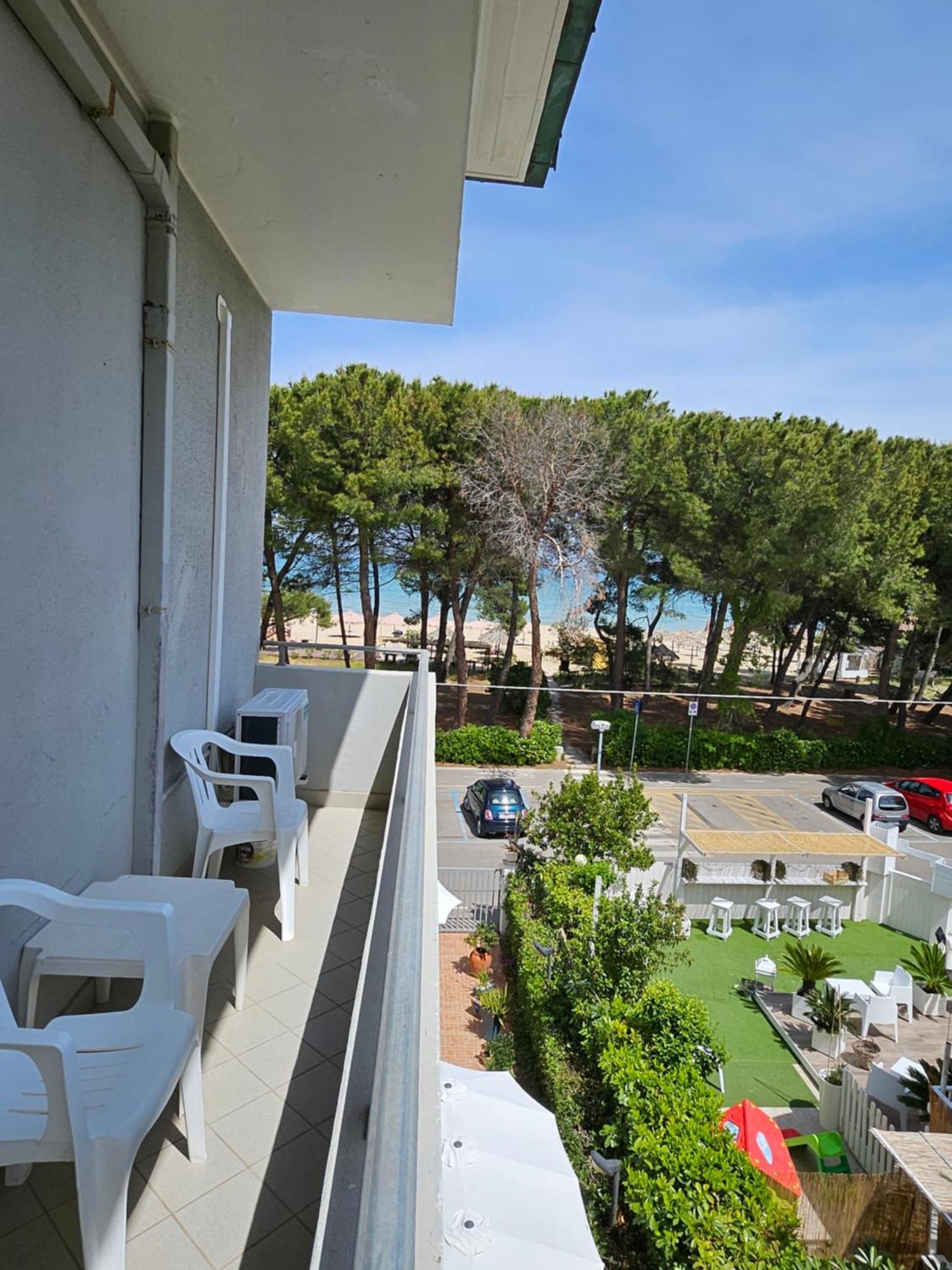 Hotel Cerrano Silvi Marina Esterno foto