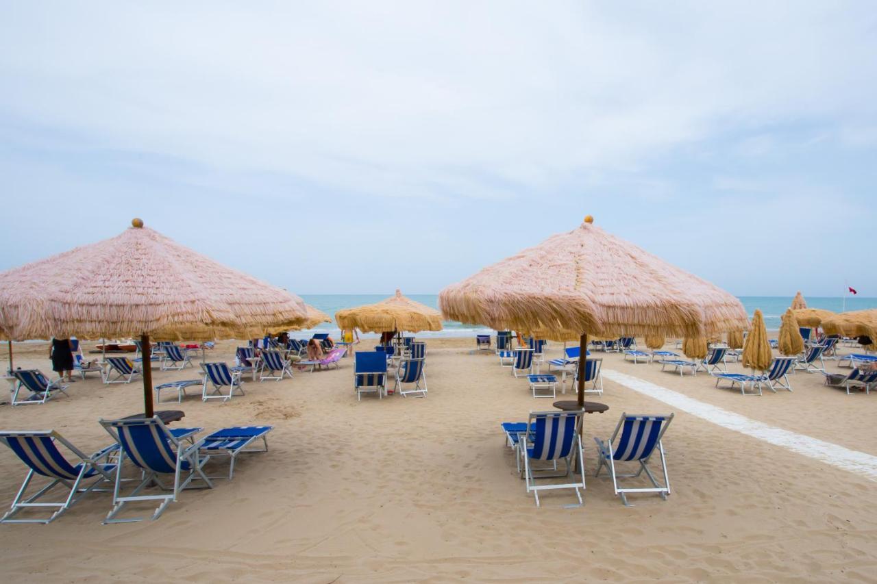 Hotel Cerrano Silvi Marina Esterno foto